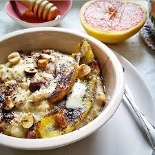 Porridge Vegetal Puree D Amandes Banane Et Noisettes Gratinez Recette De Petit Dejeuner Puree D Amande Repas D Entrainement