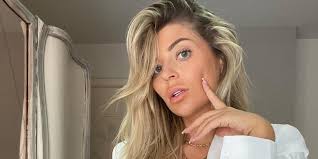 De twee gingen nog door als koppel, maar in oktober 2020 kwam een eind aan die relatie. Aleksandra Jakobczyk Love Island 2019 Is Weer Single Man Man