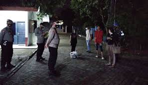 Untuk mengetahui lebih jauh mengenai seluk beluk hibah termasuk penghitungan pajaknya, uraian dibawah ini akan membantu anda memahami lebih jauh jenis pemberian yang satu ini ketentuan dalam pasal 1678, pemberian hibah antara suami dan istri tidak boleh dilakukan (dilarang). Empat Pasangan Bukan Suami Istri Kedapatan Satu Kamar Aparat Bertindak