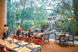 As the complement, dining room buffet is able to balance the dining area décor and interior space at the same time. The Dining Room Sheraton Towers Singapore The Chosen Glutton Singapore Blog