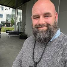 Fordomme, der er gjort til skamme, fællesskab og højt til loftet. Det er  nogle af de erfaringer 29-årige Liva Bro allerede har gjort sig. Hun skal  være ny forpagter af Restaurant Edderfuglen