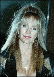 Debby Porter's Instagram, Twitter & Facebook