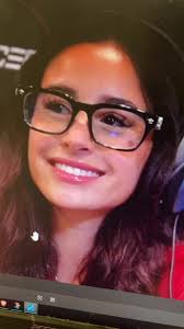 Samantha Frank: A Glimpse of Beauty and Strength