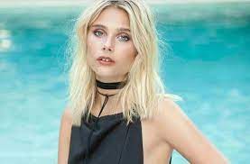 Check spelling or type a new query. Valentina Zenere Grosse Gewicht Korpermasse Augenfarbe