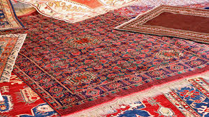 Auf dem fußboden liegt ein teppich. So Bestimmen Sie Den Wert Von Orientalischen Teppichen Catawiki