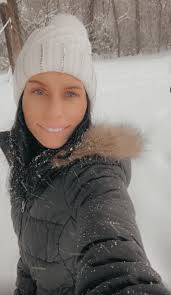 Bet Colo never seen snow before ⚫️⚪️⚫️⚪️⚫️⚪️⚫️⚪️⚫️⚪️