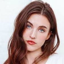 Yvette Shelley's Instagram, Twitter & Facebook