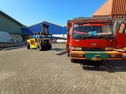 Jalur pengiriman melalui ekspedisi laut, kargo udara, serta pengiriman jalur darat (mobil, truk, dan kontainer). Jasa Ekspedisi Surabaya Ke Toli Toli Murah Cepat Dan Aman