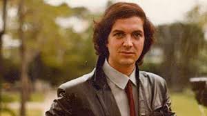 A 5 años de la muerte de Camilo Sesto: el hombre al que el éxito y la  fortuna no le alcanzaron para salvar a su hijo - Infobae