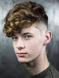 À la fois chaud et agréable grâce à sa conception en coton molletonné et à sa forme ample, le sweat ado est l'allié idéal de votre ado au quotidien. Coupe De Cheveux Ado Garcon Idees Qui Feront La Tendance Cette Saison