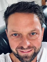 We would like to show you a description here but the site won't allow us. Stefan Schuster Erster Aufnahmeleiter Produktionskoordinator Produktionsleiter Berlin Crew United