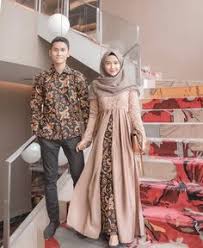 Biru muda dan kuning cerah. 44 Matching Hijab Ideas Muslim Fashion Muslimah Fashion Mother Daughter Fashion