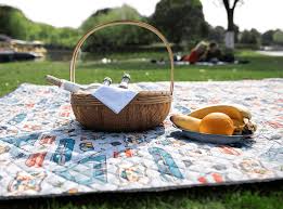Thảm dã ngoại chống nước, gấp gọn, kích thước lớn NatureHike NH19C024-Z -  www.nature-hike.vn