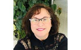 Lora Dodd's Instagram, Twitter & Facebook