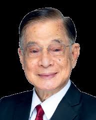 朱慶祥先生於1927 年在馬來西亞怡保出生，父親朱家樂、兄朱毅剛、朱兆祥均為粵劇樂師（行內