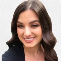 Veronica Hewitt's Instagram, Twitter & Facebook