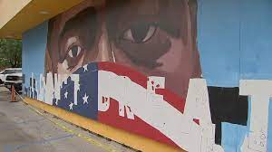 Houston mayor sylvester turner hands floyd's family a proclamation during tuesday's funeral. George Floyd Mural Painted At Popular Breakfast Klub In Midtown Houston Abc13 Houston