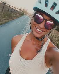 Meet Sadie! 👋🏻 Name: Sadie Elder What got you into Cycling: I fell in  love with indoor spin class and the Peloton. Decided to take it outside  where I love being the