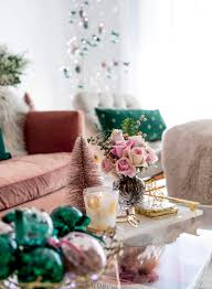 Creative centerpieces, napkin rings and decor ideas to make your table. Parisian Holiday Decor With Emerald Blush Sydne Style