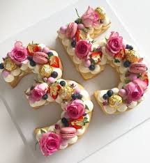 Kuchenformige Figur 35 Sahne Chantilly Makronen Heidelbeeren Pralinen Desserts Number Birthday Cakes Cake Lettering Online Cake Delivery
