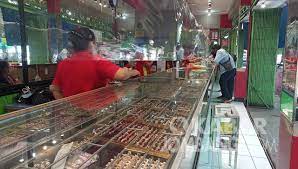 Harga emas antam tersebut berlaku di kantor antam. Akhir Tahun Sempat Turun Harga Emas Di Jombang Kembali Naik Kabar Jombang