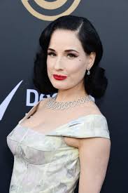 Posh & notorious dita меню. Marilyn Manson And Dita Von Teese S Love Story And Painful Divorce A Quick Recap