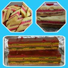 Perkedel jagung bisa juga disebut dadar atau bakwan jagung terbuat dari jagung manis dan tepung. Resepi Kuih Bingka Jagung Kukus