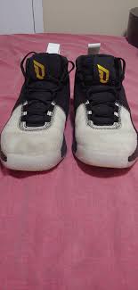 Anyone Know How To Clean Dame 5s La Heem I M Pretty Sure It S Suede Synthetic Suede In 2020 Suede Dame Shoes
