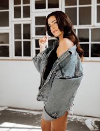 Try low specs experiene now. Meet The Songwriter Behind Lele Pons S Latin Pop Hit Celoso Anatomy Of A Song Ones To Watch