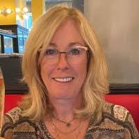 Noreen Ross's Instagram, Twitter & Facebook