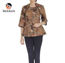 Model Batik Keris Wanita Online Di 2020 Wanita Model Pakaian Model Pakaian Wanita