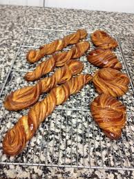 Variations Autour De La Pate A Croissant La Torsade Le Noeud Croustillant