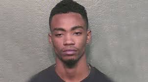 HCSO: Clumsy robber accidentally shoots self during getaway