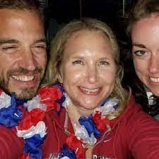 Kelly Linkous's Instagram, Twitter & Facebook