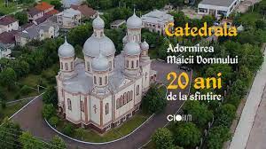 Un film documentar despre istoria catedralei cu hramul „adormirea maicii domnului din orașul drochia, realizat cu ocazia celor 20 de ani trecuți de la. Orasul Drochia Catedrala Adormirea Maicii Domnului 20 Ani De La SfinÈ›ire Film Documentar Youtube