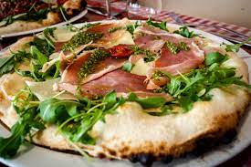 Il ne faut pas oublier qu'en italie quand on dit pizza, on pense pizza napolitaine ! Pizza Au Feu De Bois Trucs Et Astuces D Un Pizzaiolo Professionnel Le Panyol