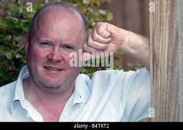 Steve McFadden Avril 2005 Une à une interview à 3am girl Eva Simpson à sa  maison à Londres 2000 soap opera acteur qui joue Phil Mitchell dans  Eastenders mirrorpix Photo Stock