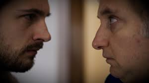 Nos entusiasma presentar 003, el nuevo cortometraje de Daniel Chamorro, una  comedia relámpago de espionaje con alma de film noir y sentido del humor  tan internacional como su reparto de lenguas. 📍