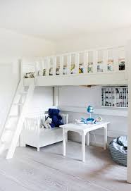 In bei poco finden sie verschiedene designs vom klassischen weiß über die beliebten sonoma eiche oder. Das Hochbett Ein Traumbett Fur Kinder Und Erwachsene Archzine Net
