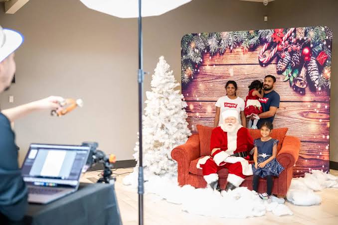 Christmas Party Photo Booth Rental in Toronto: Make Your Holiday Celebration Memorable
