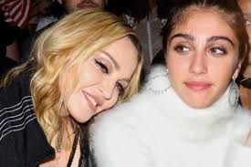Madonna 39 s daughter lourdes maria ciccone leon 2018. Madonna S Daughter Lourdes Leon Soars Temperature In Swimsuit