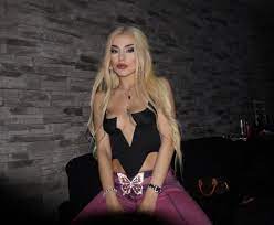 Ava Max : rBraless_Celebs