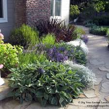 Wildlife Garden Design Tip Choose A Simple Color Palette Plant Combinations Northern Garden Landscape Design Traditional Landscape Mediterranean Landscaping