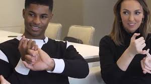 Marcus rashford (born 31 october 1997) is a british footballer who plays as a left midfield for british club manchester united. Ruhrende Geste Fussballstar Lernt Fur Taube Kinder Gebardensprache 20 Minuten