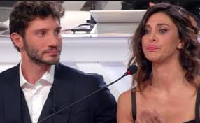 Ed è la stessa showgirl a confermare che le cose tra i due non vanno più bene. Belen Rodriguez Ora Parla Stefano De Martino Cose Atroci Va Tutto Tenuto Tra Le Mura Di Casa Libero Quotidiano