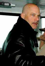 Sary:US Navy 040618-N-6817C-090 Director Rob Cohen visits with Commanding  Officer, USS Abraham