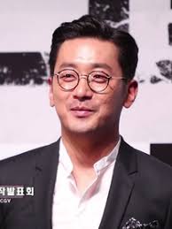 Padre/actor kim yong gun , hermano menor/actor cha hyun woo. Ha Jung Woo Wikipedia La Enciclopedia Libre