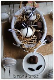 Chocolats A La Vanille Et A La Feve Tonka La Main A La Pate Chocolat Maison Recette Chocolat Maison Main A La Pate