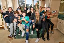 Hype House And The Los Angeles Tiktok Mansion Gold Rush In 2020 Mansions Hype Trend News