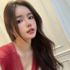 Chu Kim's Instagram, Twitter & Facebook